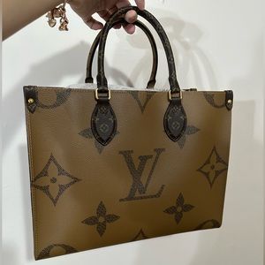 SOLD Louis Vuitton OntheGo MM
